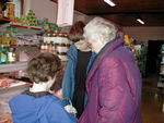 Maggie and Duncan looking after Grandma during the morning shopping in Casacastalda.  Grandma still bought roasted barley instead of coffee.